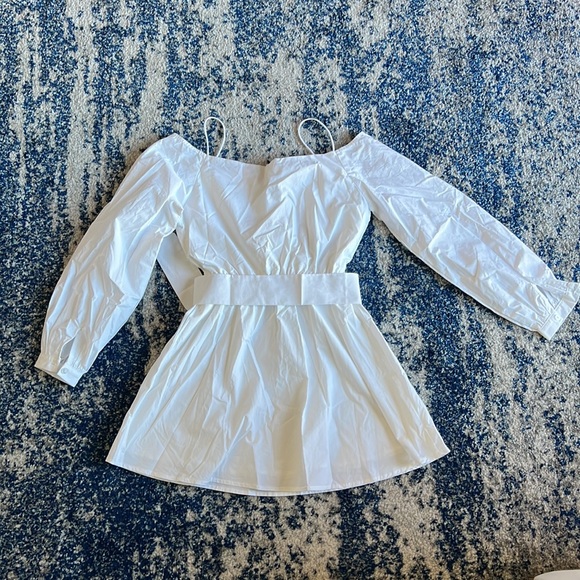 superdown Leia Off Shoulder Dress in White XS - Picture 10 of 11